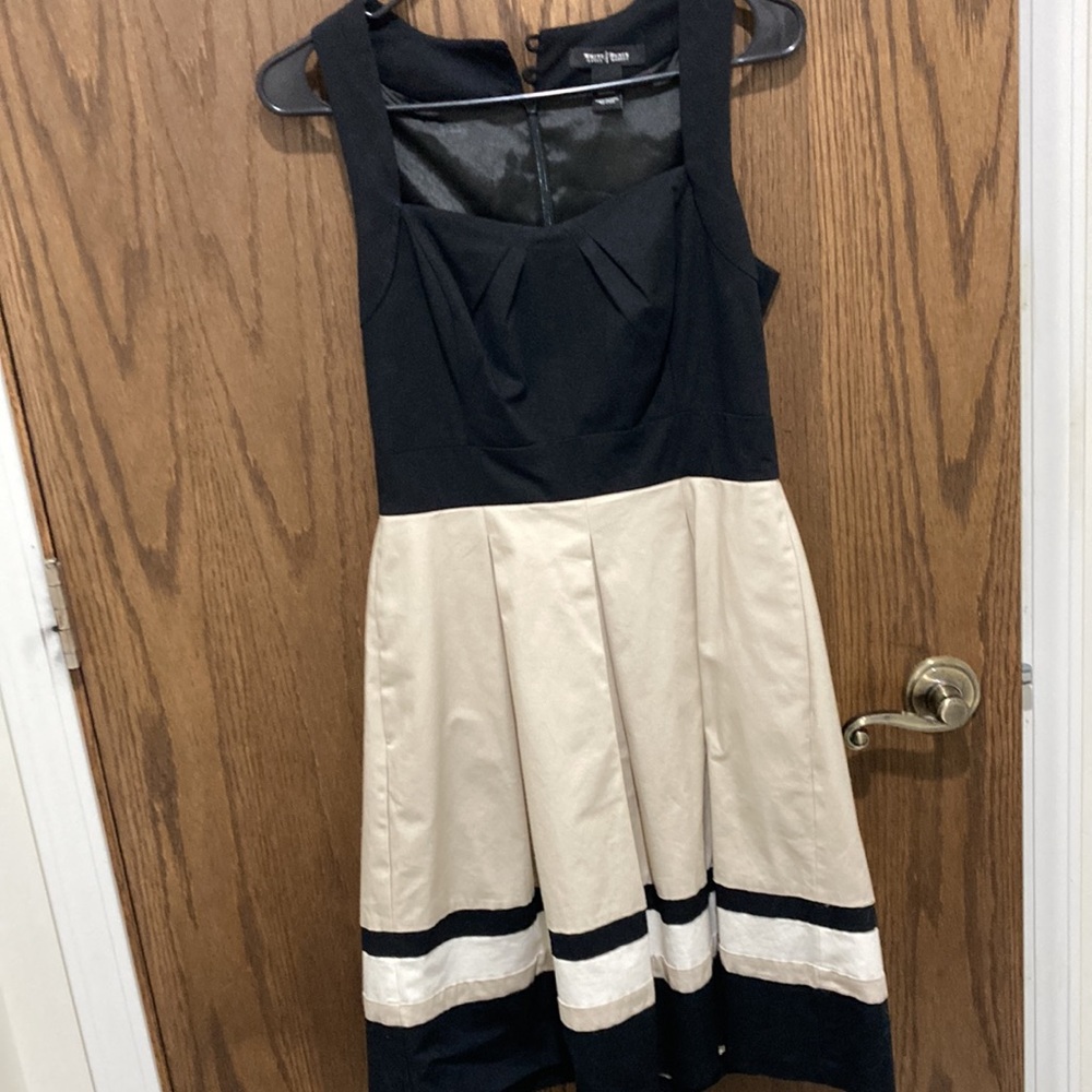 White House Black Market fit and flare color blocked sun dress